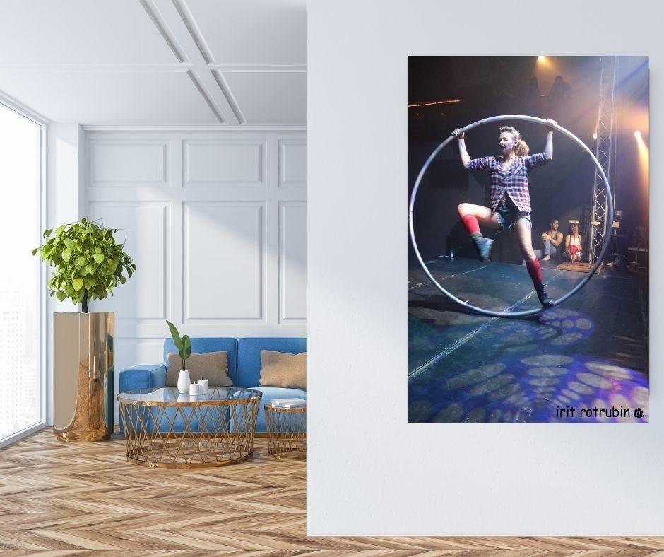 רקדנית עם גלגל 447 -82